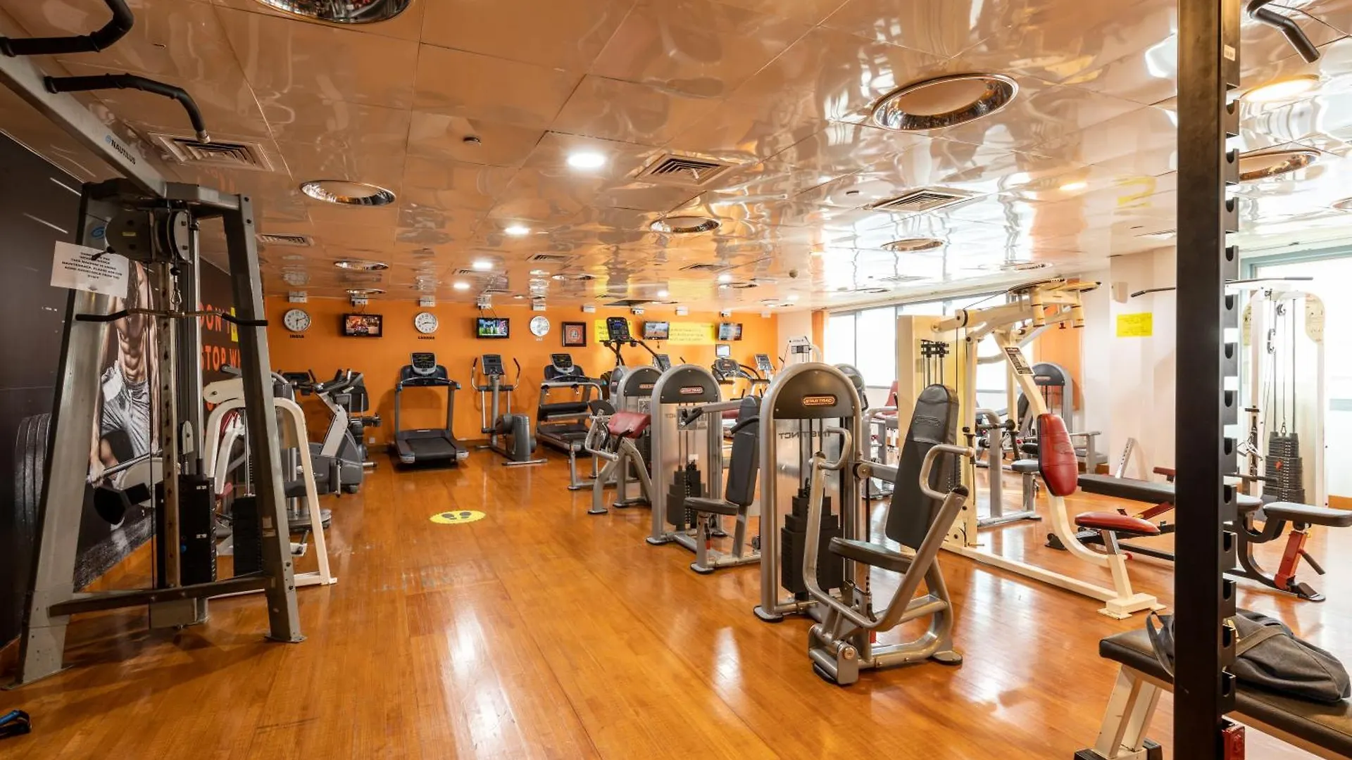 Great 3 Bedroom Apartment Beach Front Abú Dhabí